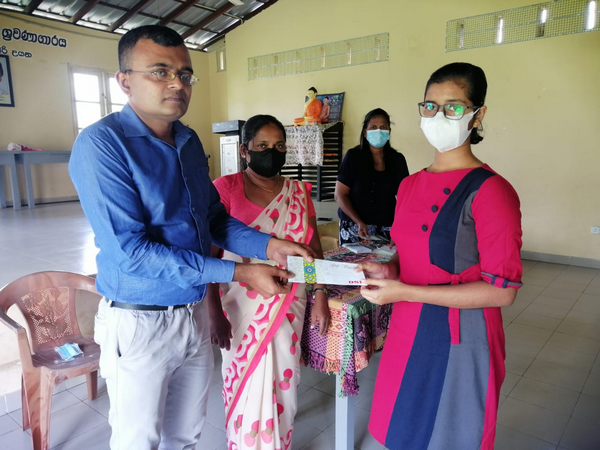 Image005ProvidingVouchersForSchoolShoes