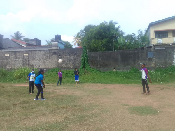 Image00002Womennetballandvolleyball