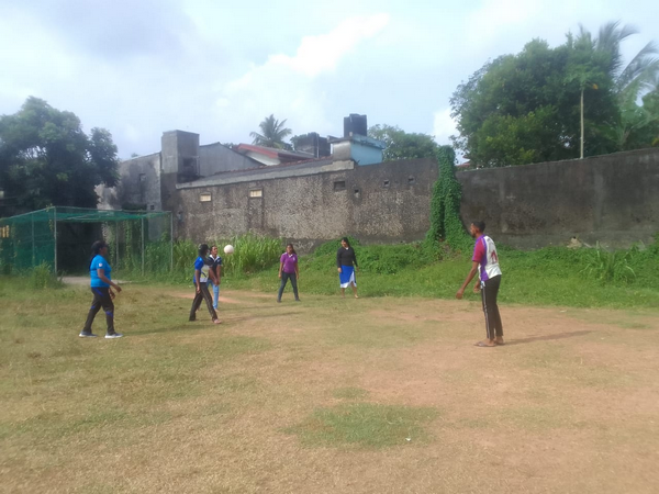 Image00003Womennetballandvolleyball
