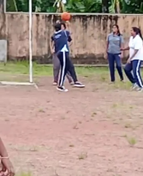 Image00004Womennetballandvolleyball