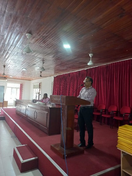 Distribution of financial aid and educational equipment20230504 4