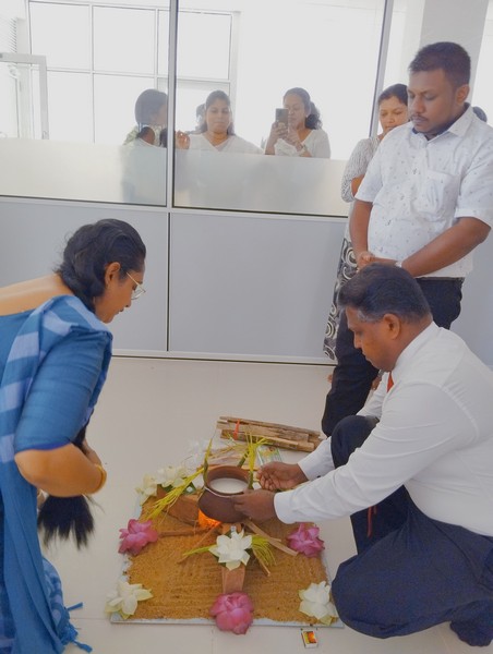 SangithaDakshinainsideNewBuildingHomagamaDS 10