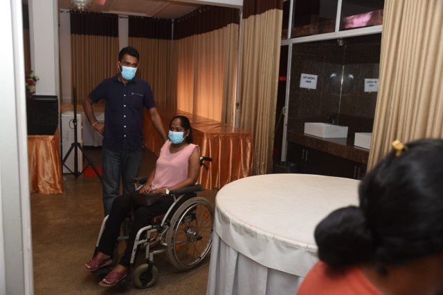 කුඩා ව්‍යසායකත්ව සංවර්ධන බැංකු සායනය