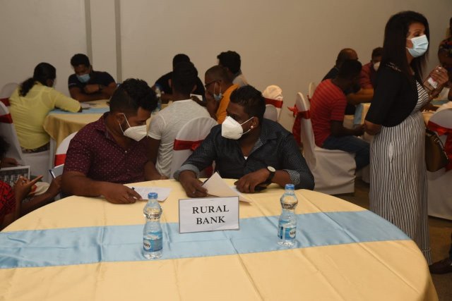 කුඩා ව්‍යසායකත්ව සංවර්ධන බැංකු සායනය