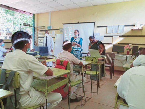මත්දුව්‍ය නිවාරණය පිළිබඳ  පාසැල් සිසුන් දැනුවත්  කිරීම  /  හෝමාගම -(2021-12-10)