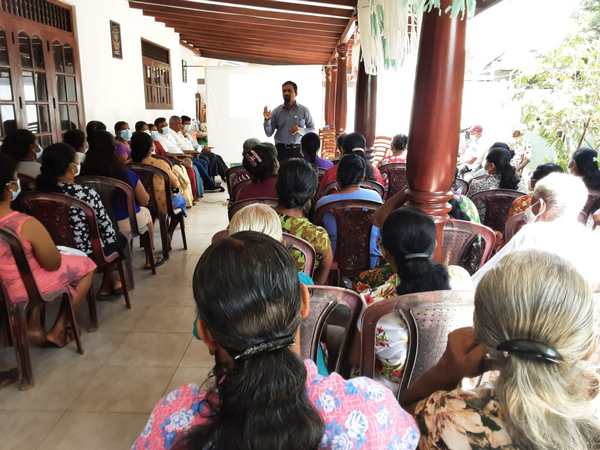 An awareness of the members of the Village Development Society regarding urban gardening / Homagama (Mathegoda East)