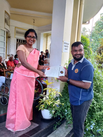 Providing dry food parcels for low-income families / Homagama (2022-09-02)