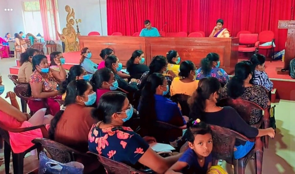 A development training program for women engaged in the garment industry at home in Homagama (2022-09-26)