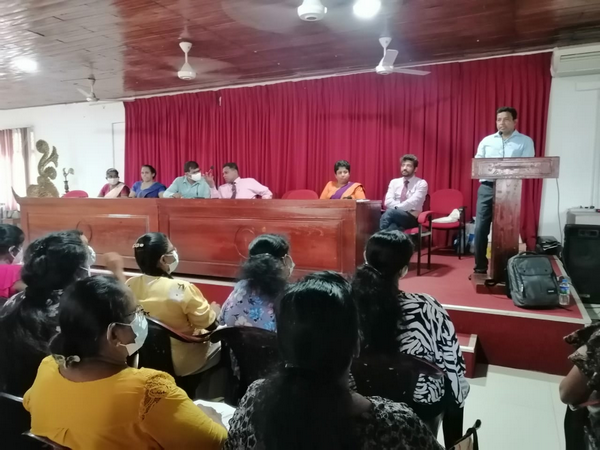 A development training program for women engaged in the garment industry at home in Homagama (2022-09-26)
