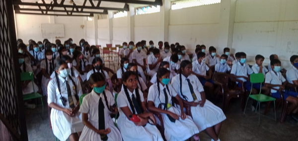 Educating school students about the importance of using the Internet safely / Homagama