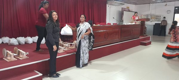 Providing pahanthira production equipment for low-income house-headed female families / Homagama
