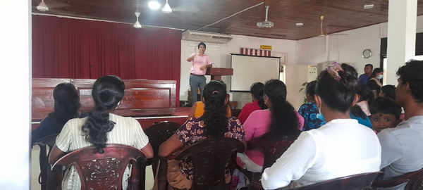Providing pahanthira production equipment for low-income house-headed female families / Homagama