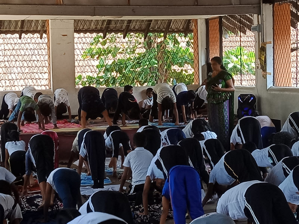 A yogasana program for school children / Homagama