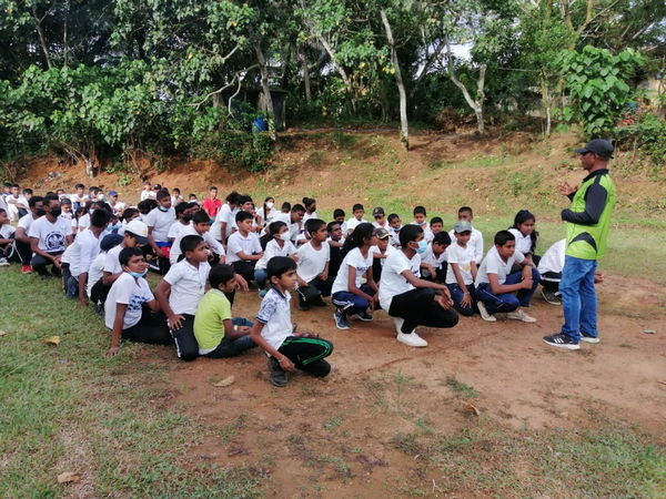 A "One Day Leadership Training Camp" at Homagama Navalamulla Village in celebration of World Children's Day (2022-10-01)