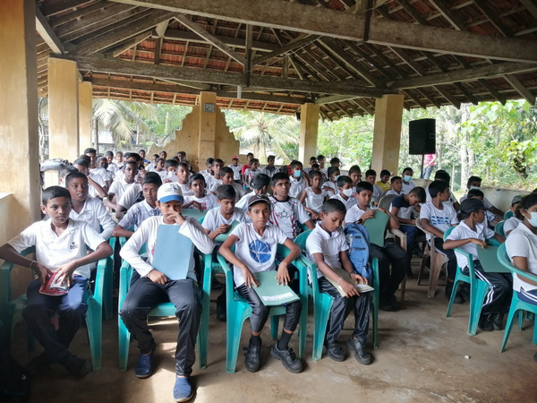 A "One Day Leadership Training Camp" at Homagama Navalamulla Village in celebration of World Children's Day (2022-10-01)