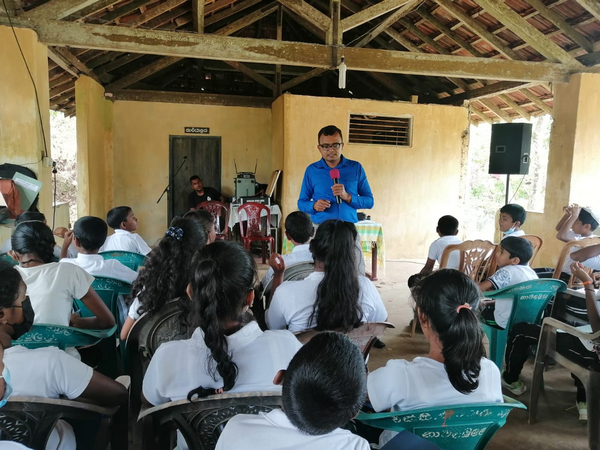 A "One Day Leadership Training Camp" at Homagama Navalamulla Village in celebration of World Children's Day (2022-10-01)