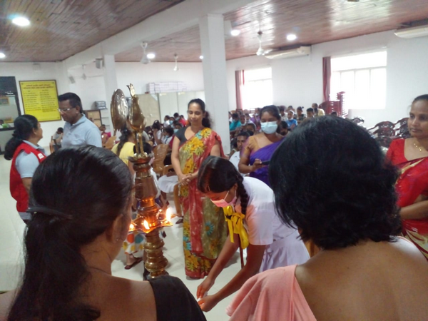 A subsidy distribution program for children from vulnerable families in Homagama (2022-11-11)