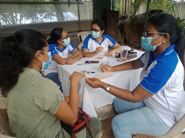 A mobile medical clinic for the community of Ranawiru village Paladagoda  (2022-12-21)