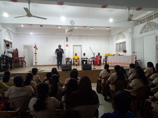 The Women's Work Organization of Matthegoda East Grama Niladhari Division (2022-12-25) 