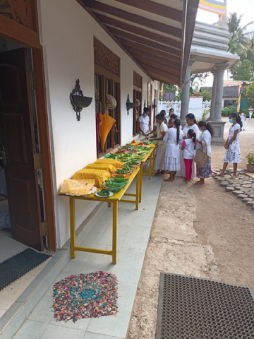 Nikini Pura Pasaloswaka Poya Pinkam / Homagama (Navalamulla Grama Niladhari Domain)