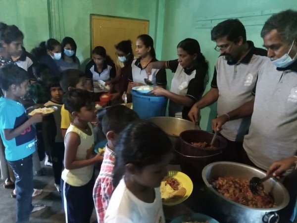 A lunch from the Homagama Divisional Secretariat for the students of Batawala Primary School (2023-01-18)