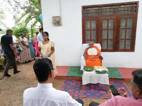Handover of "Diriya" home to Diriya Kataka at Homagama Uduwana (2023-10-20)