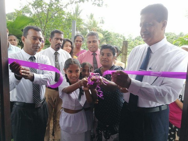 Handover of "Diriya" home to Diriya Kataka at Homagama Uduwana (2023-10-20)