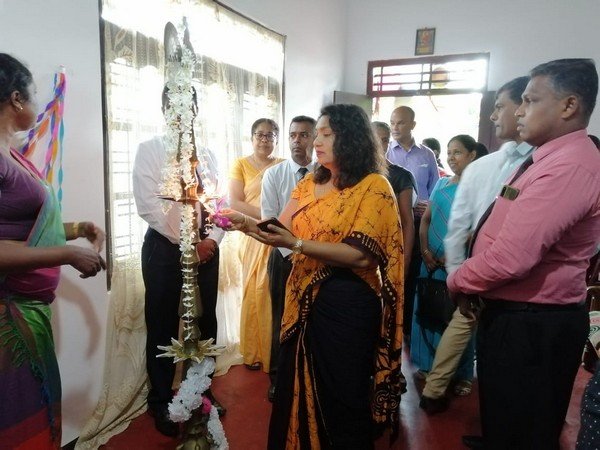 Handover of "Diriya" home to Diriya Kataka at Homagama Uduwana (2023-10-20)