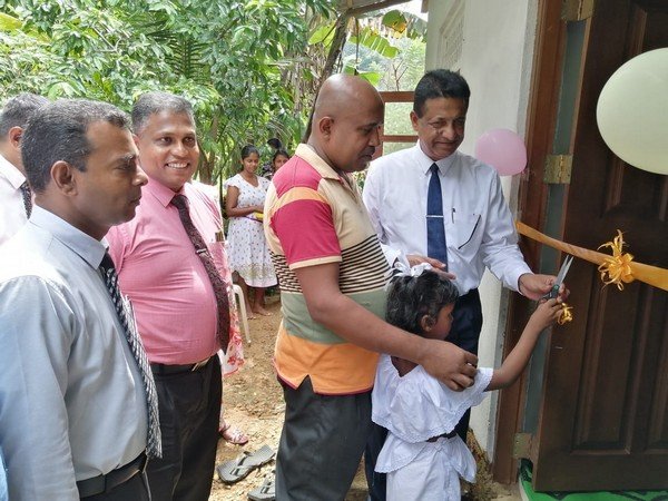 Handover of "Samurdhi House" at Homagama Batawala (2023-10-20)