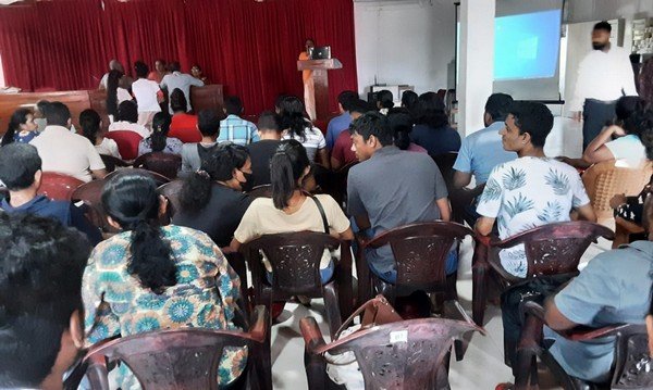 Aspirants are encouraged to look for foreign jobs (2023-11-02)