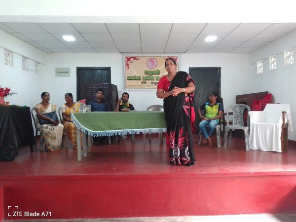 The program to train women to generate income through natural plant leaves (2023-12-12)