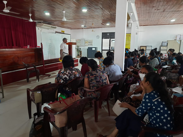 A batik training program in Homagama (2022-10-11)