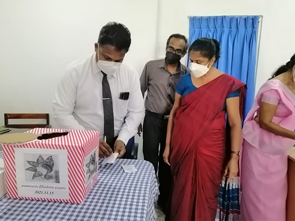 " සෞභාග්‍යා  දිරිය මාතා තැන්පතු වාසනා පත් "  දිනුම් ඇදීම / හෝමාගම  - පිටිපන  සමෘද්ධි ප්‍රජා මූල බැංකුව 