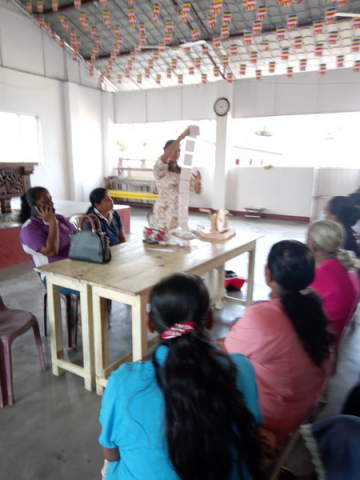 A ‘Pahan Thira’ manufacturing training program at Homagama Dolahena Grama Niladhari Division ( 2022-11-15) 