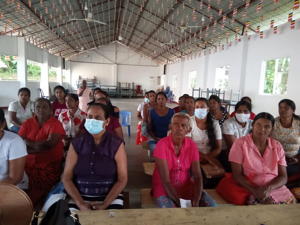 A ‘Pahan Thira’ manufacturing training program at Homagama Dolahena Grama Niladhari Division ( 2022-11-15) 